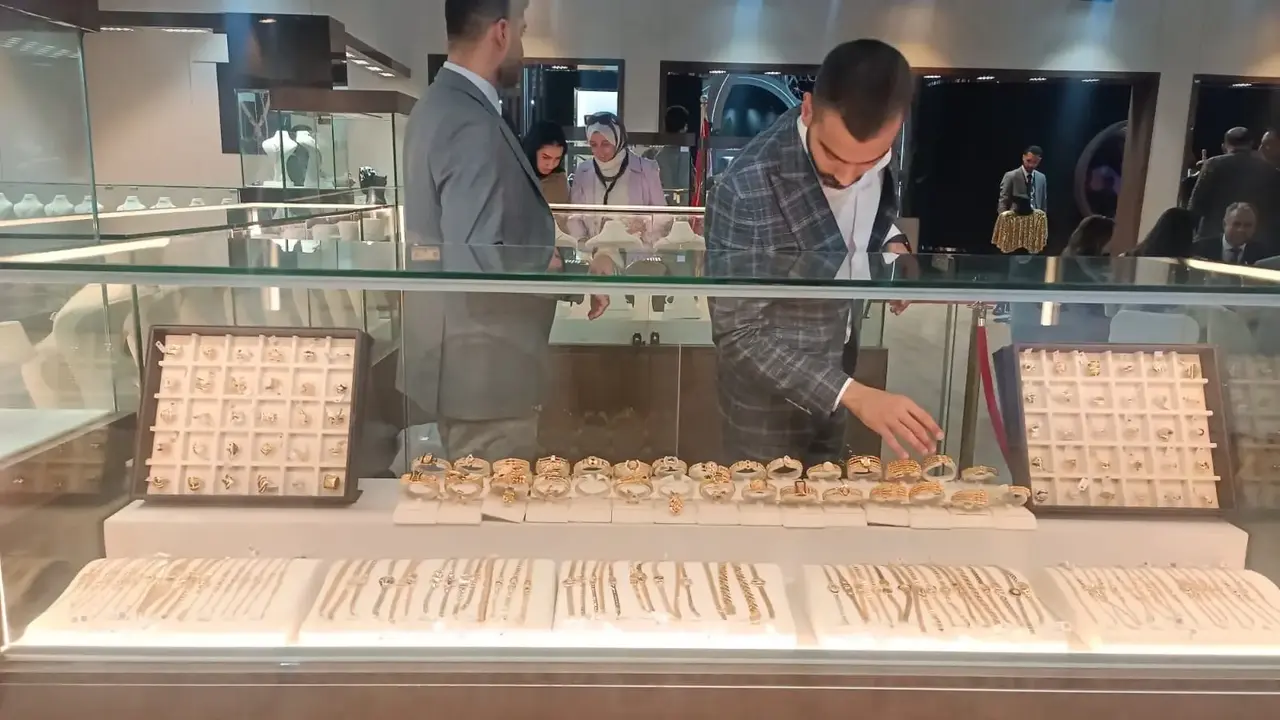 تراجع سعر جرام الذهب عيار 21 في مصر 65 جنيها خلال تعاملات الاثنين